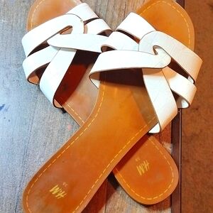 H&M slides cream/crocodile pattern